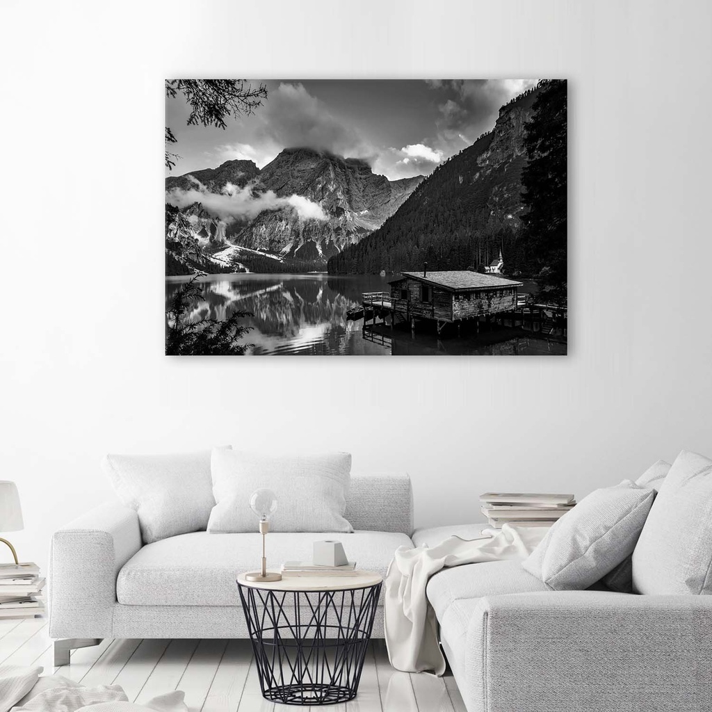 Cadre décoratif en hdf avec image d'une maison au bord du lac imprimée sur papier satiné avec finition noir et blanc feeby-01